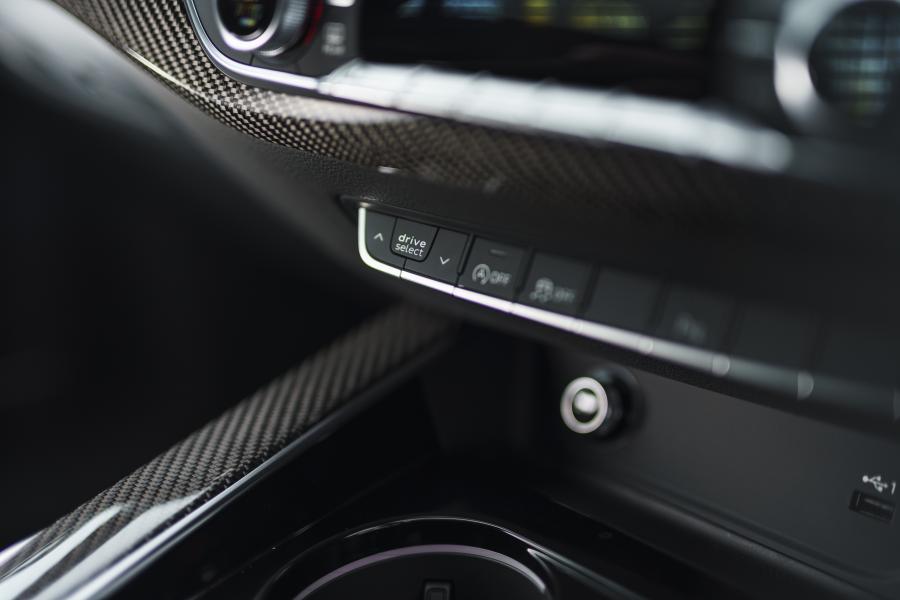 Детали интерьера Audi RS4 Avant (B9) 2020 года  (UK) (фото 90 из 99)